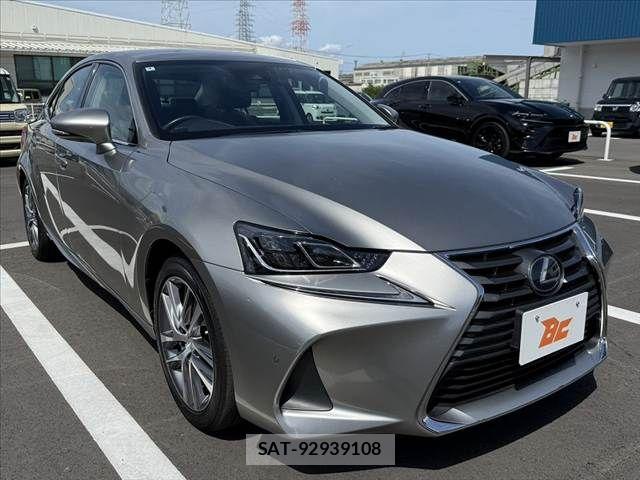 Lexus IS 2018-04 8366716-7