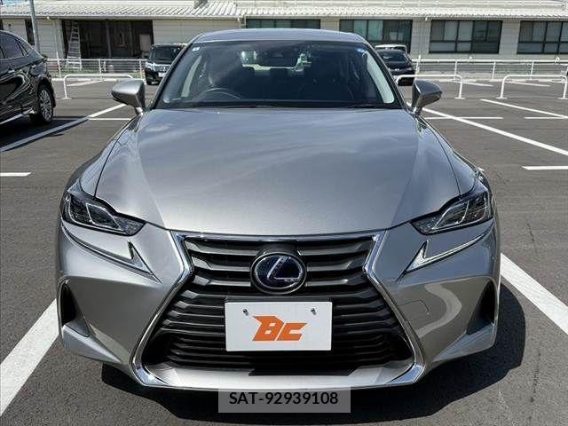 Lexus IS 2018-04 8366716-8