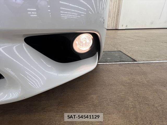 Lexus IS 2013-09 8366721-11