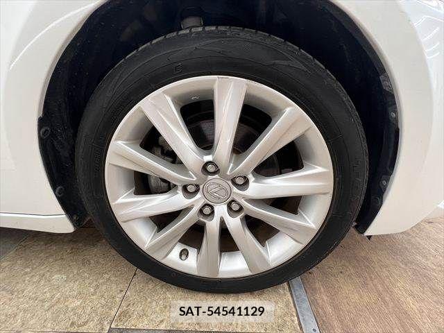 Lexus IS 2013-09 8366721-12