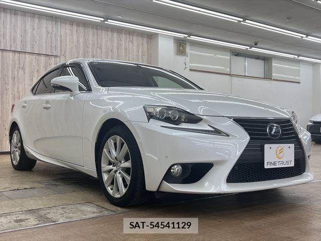 Lexus IS 2013-09 8366721-14