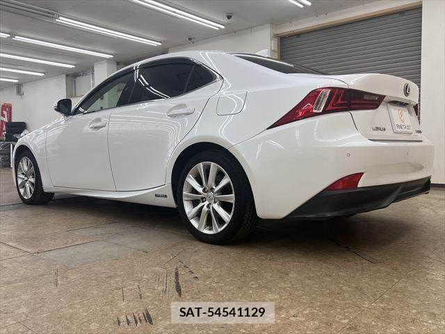 Lexus IS 2013-09 8366721-18