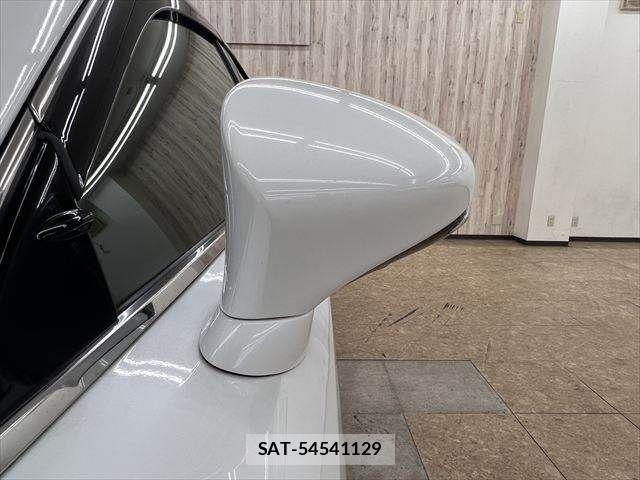 Lexus IS 2013-09 8366721-24