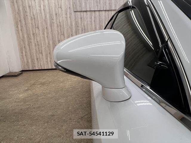 Lexus IS 2013-09 8366721-25