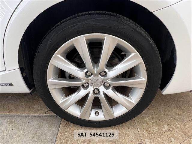 Lexus IS 2013-09 8366721-27