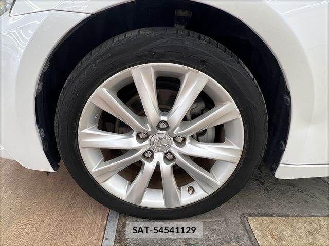 Lexus IS 2013-09 8366721-28