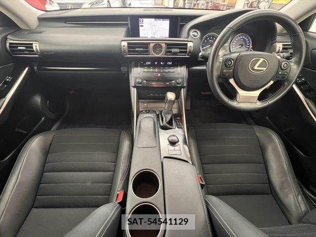 Lexus IS 2013-09 8366721-2