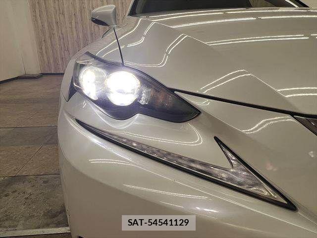 Lexus IS 2013-09 8366721-29