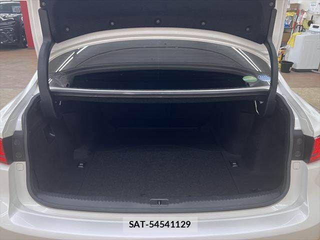 Lexus IS 2013-09 8366721-8