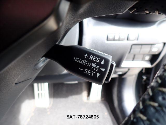 Lexus IS 2021-12 8366717-16