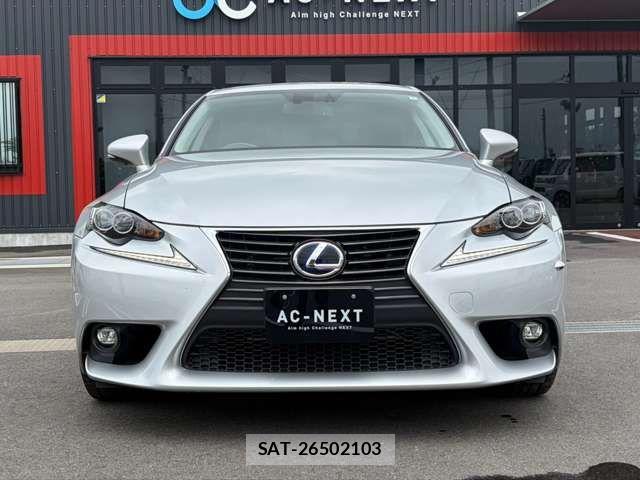 Lexus IS 2016-01 8366718-15