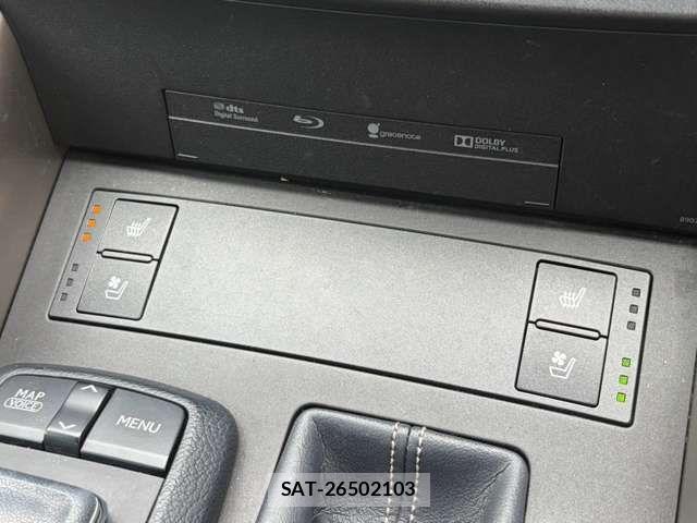 Lexus IS 2016-01 8366718-4