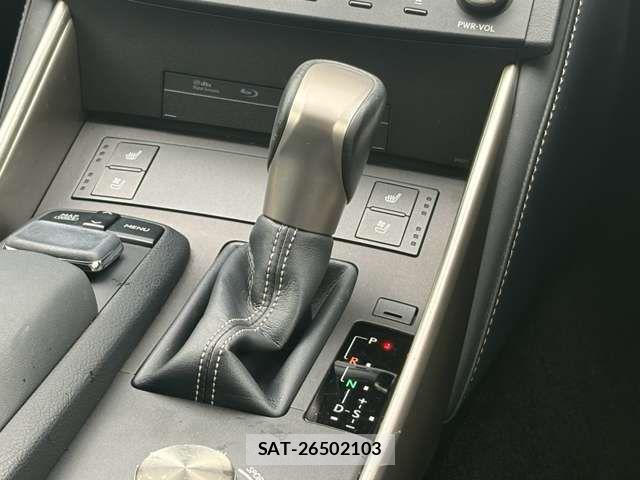 Lexus IS 2016-01 8366718-8