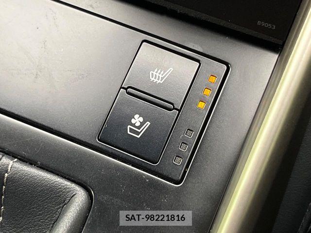 Lexus IS 2014-03 8366719-5