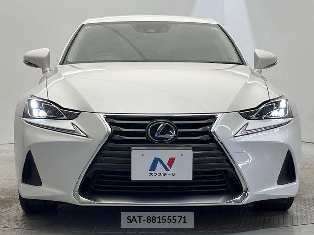 Lexus IS 2017-02 8371803-13