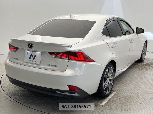Lexus IS 2017-02 8371803-16