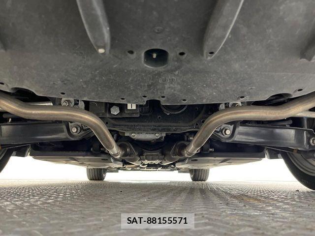 Lexus IS 2017-02 8371803-17