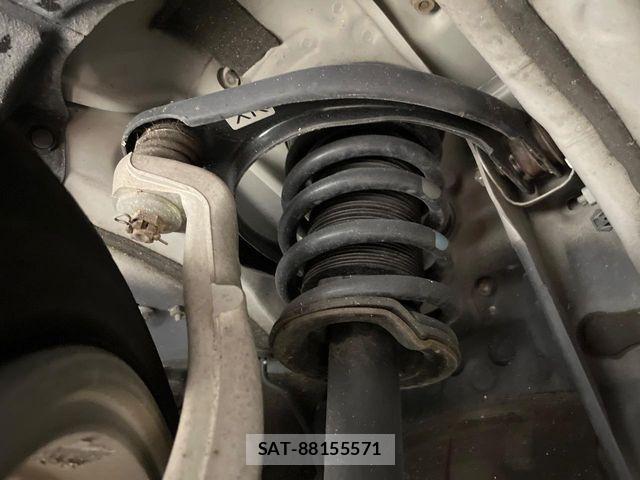 Lexus IS 2017-02 8371803-18