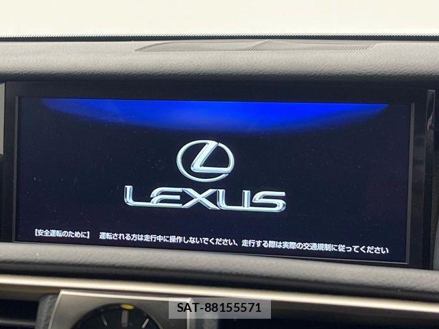 Lexus IS 2017-02 8371803-4