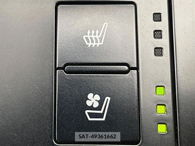 Lexus IS 2013-10 8371800-7