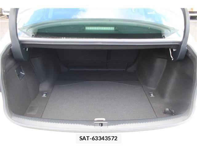 Lexus IS 2019-06 8413274-17