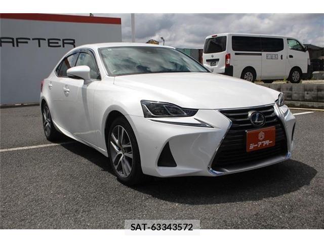 Lexus IS 2019-06 8413274-19
