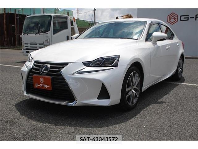 Lexus IS 2019-06 8413274-20