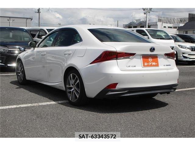 Lexus IS 2019-06 8413274-21