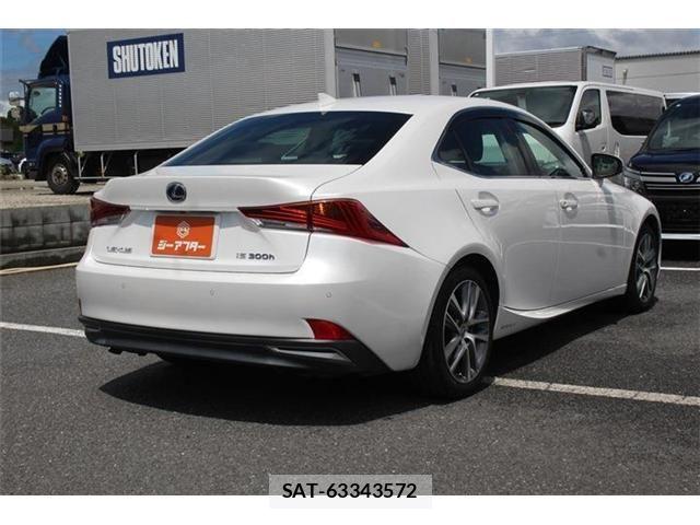 Lexus IS 2019-06 8413274-22