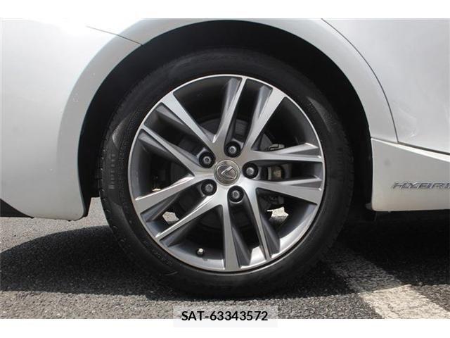 Lexus IS 2019-06 8413274-25