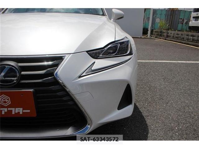 Lexus IS 2019-06 8413274-29