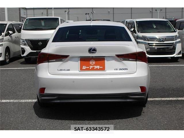 Lexus IS 2019-06 8413274-8