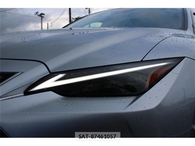 Lexus IS 2021-01 8413270-11