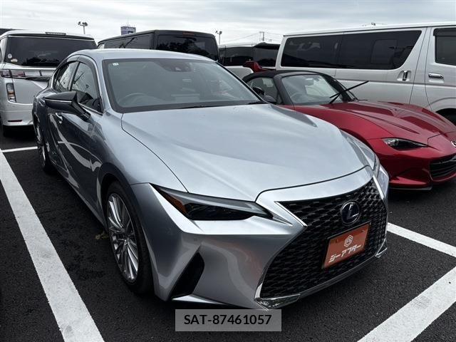 Lexus IS 2021-01 8413270-17