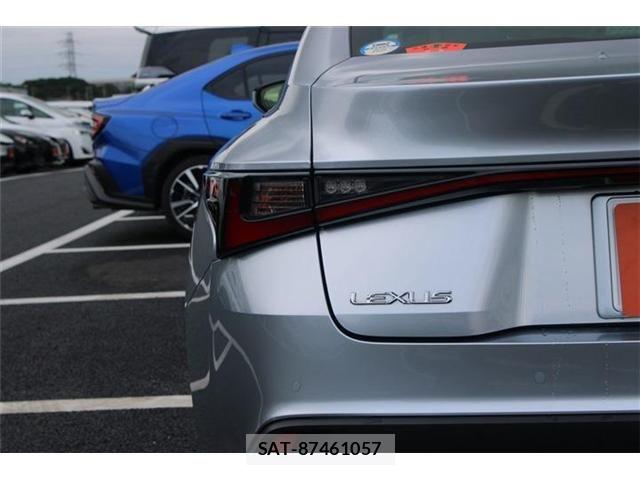Lexus IS 2021-01 8413270-20