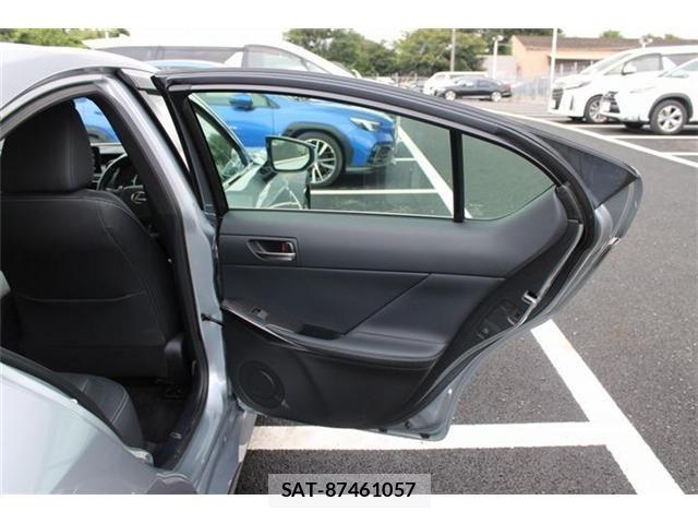 Lexus IS 2021-01 8413270-24