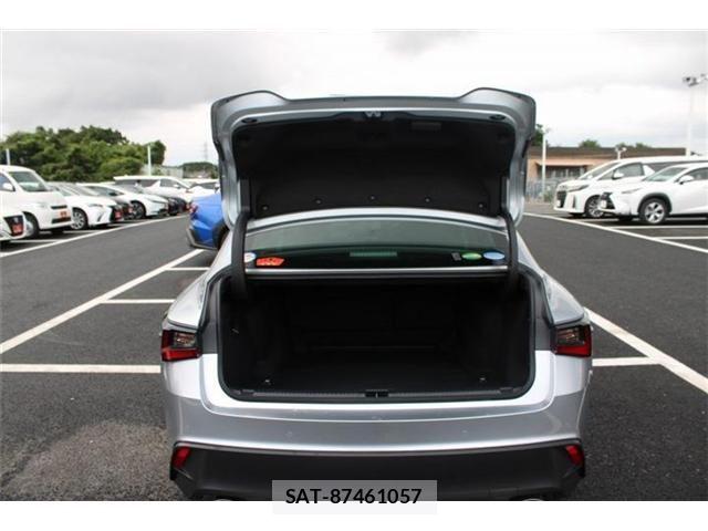 Lexus IS 2021-01 8413270-27