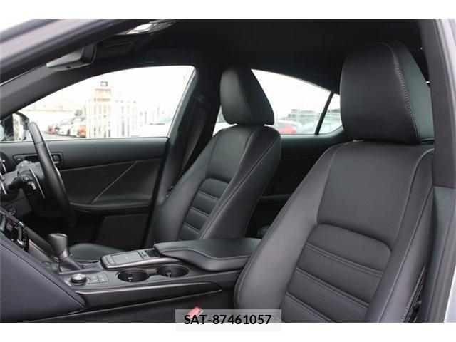 Lexus IS 2021-01 8413270-29
