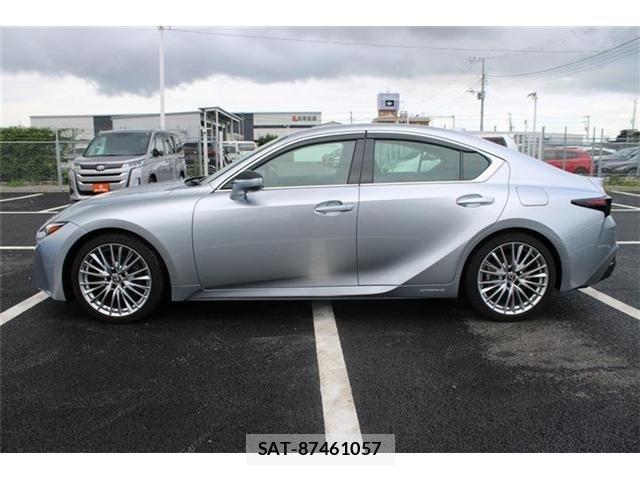 Lexus IS 2021-01 8413270-7