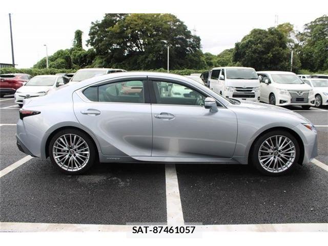 Lexus IS 2021-01 8413270-8