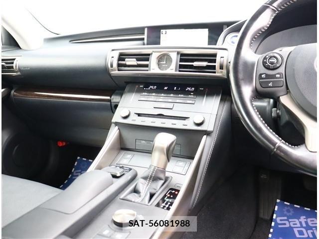 Lexus IS 2016-08 8413280-7