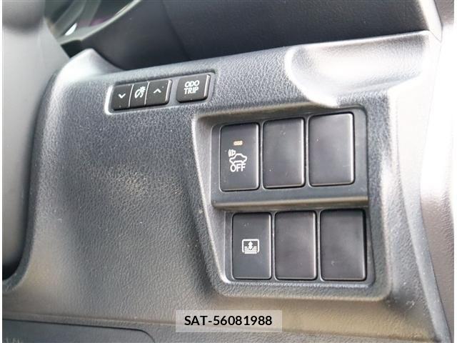 Lexus IS 2016-08 8413280-11