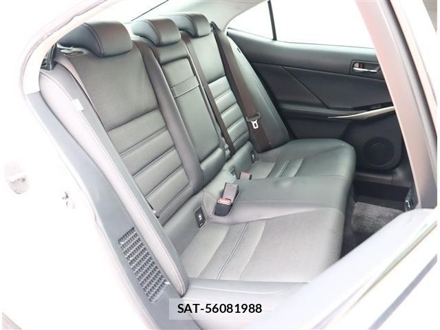 Lexus IS 2016-08 8413280-13