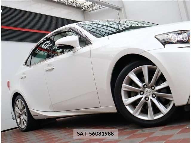 Lexus IS 2016-08 8413280-20