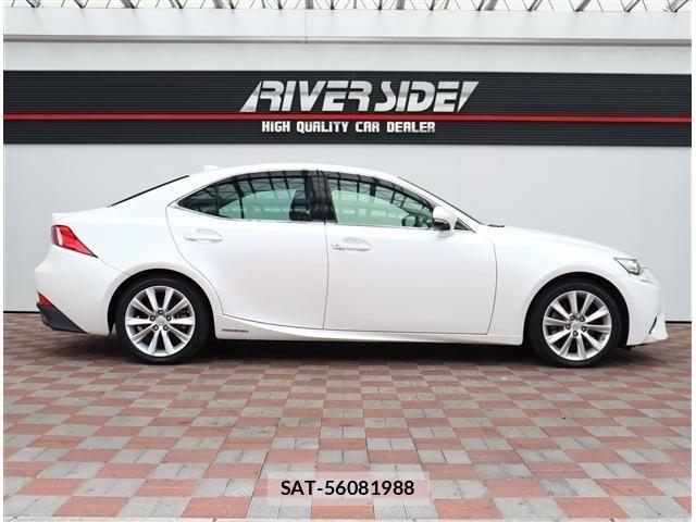 Lexus IS 2016-08 8413280-3