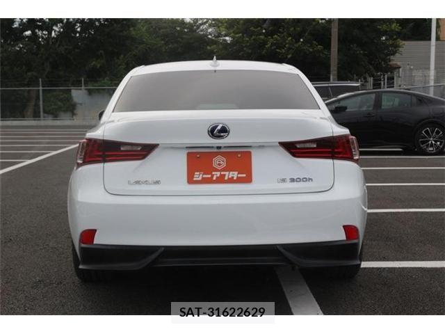 Lexus IS 2013-11 8438351-10