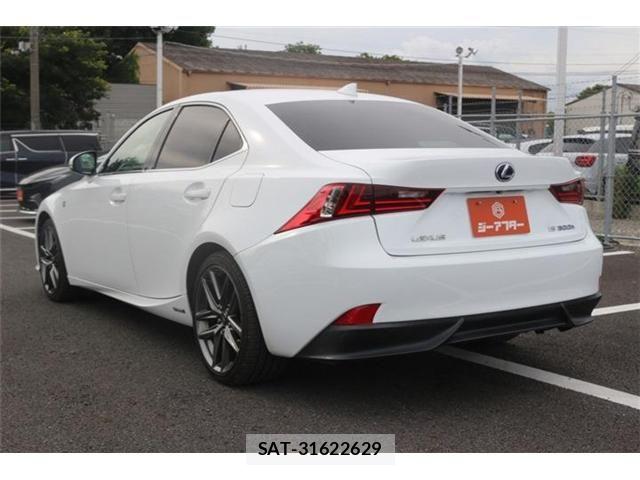 Lexus IS 2013-11 8438351-11