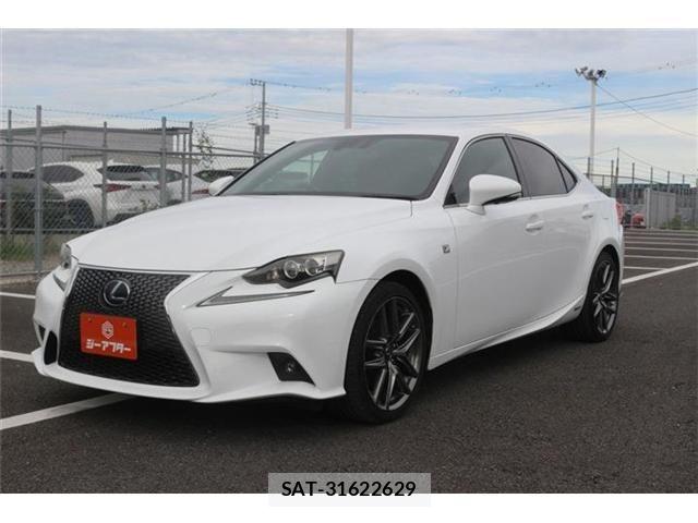 Lexus IS 2013-11 8438351-13