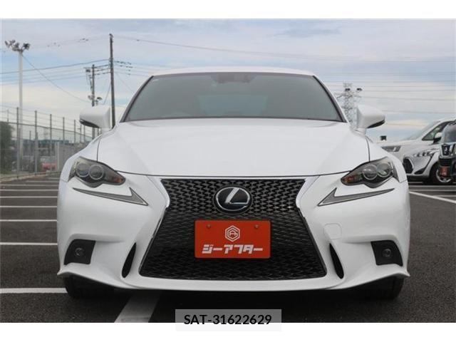 Lexus IS 2013-11 8438351-14