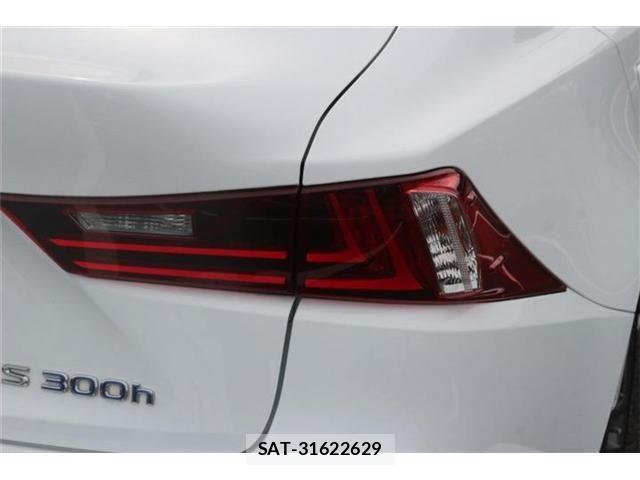 Lexus IS 2013-11 8438351-19